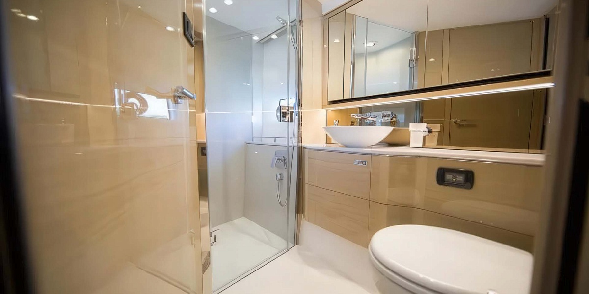 Аренда яхты Princess F55 Risa на Пхукете